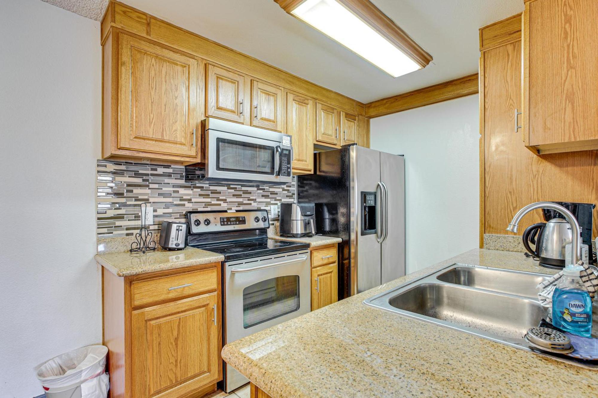Wfh-friendly Vegas 2 Mi To Strip! Apartment Las Vegas